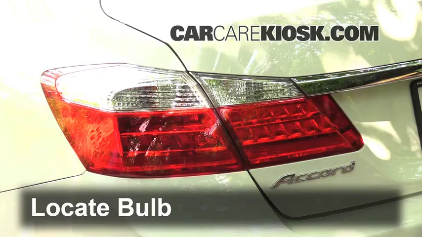2013 Honda Accord EX-L 2.4L 4 Cyl. Sedan Éclairage Feu clignotant arrière (remplacer l'ampoule)